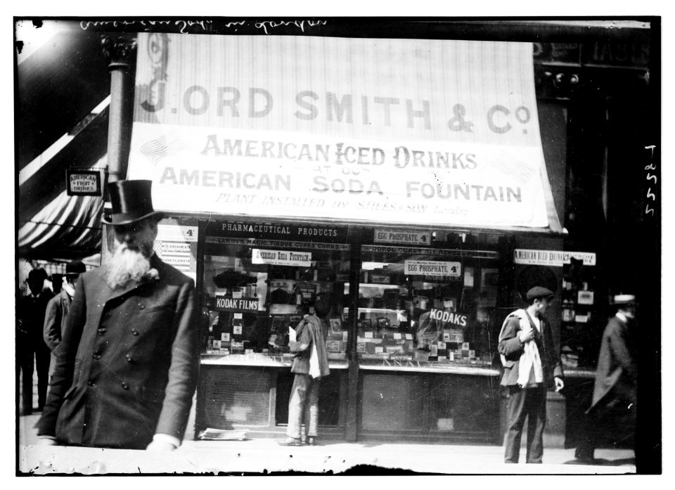 Pharmacy, St. scene LCCN2014689406