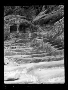 Petra. Wadi-Ed-Dêr. Stepped roadway, Wadi ed-Dêr showing double wayside niches LOC matpc.16282