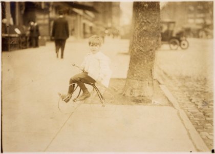 Photograph of 5 year old Willie (William Frederick Tear, 490 Louisiana Ave.) one of Washington's youngest news-boys.... - NARA - 306618