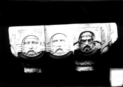 Photograph of a capital Cuypershuis 0688c (16)