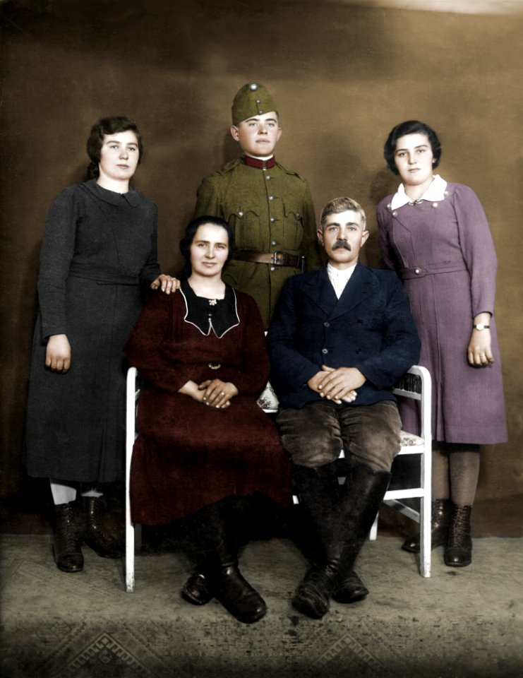 Photo Family Hungary - Somogyi Hajdúszoboszló 1940 (Petrányi) (colored)