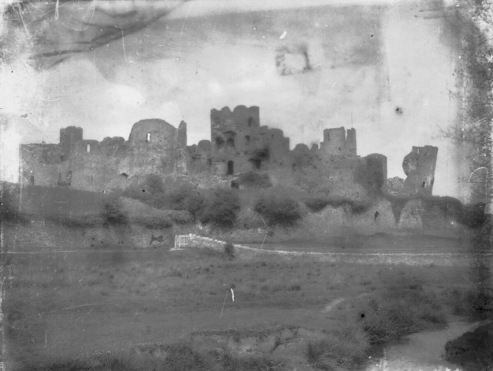 Photo of Caerphilly Castle (4641185)