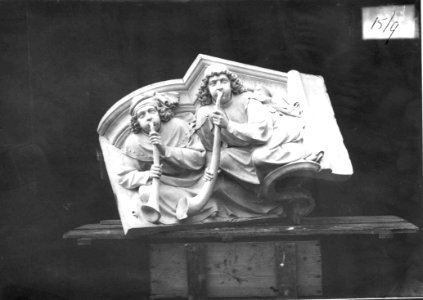 Photograph of a plaster cast of a corbel from the Kasteel de Haar Cuypershuis 0688c (08)