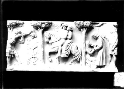 Photograph of a relief with a medieval hunting scene Cuypershuis 0688c (13)