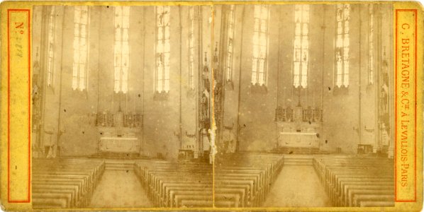 Photo stéréoscopique de l'intérieur d'une église (C Bretagne & Cie)