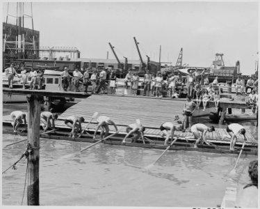 Photo taken during a cruise that President Truman took on the presidential yacht Williamsburg, evidently in the... - NARA - 199705