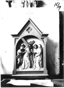 Photograph of a station of the cross Cuypershuis 0688d (18)