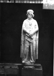 Photograph of a statue of a man Cuypershuis 0686 (043)