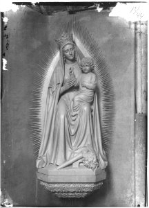 Photograph of a statue of Our Lady Queen of Peace Cuypershuis 0688a (044)