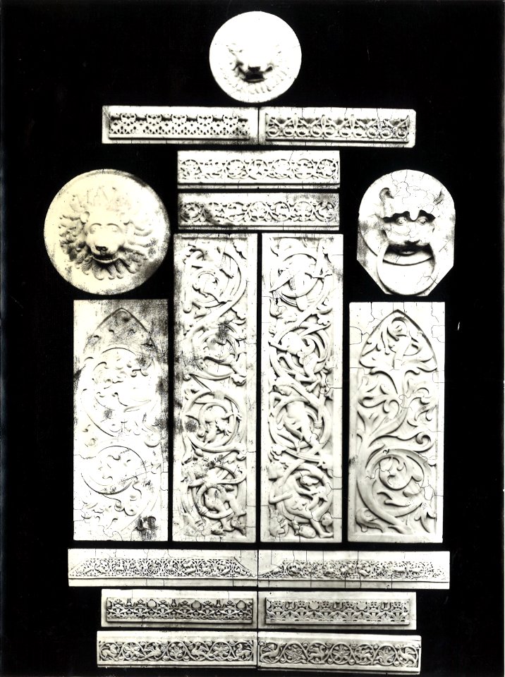 Photograph of 3 plaster cast medallions and 14 plaster cast panels Cuypershuis 0687a (041)