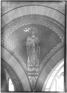 Photograph of a mural with a bishop saint Cuypershuis 0688a (034)