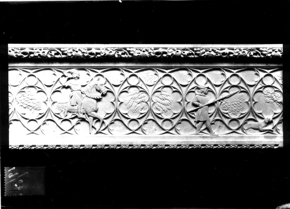 Photograph of a part of a frieze Cuypershuis 0686 (057)