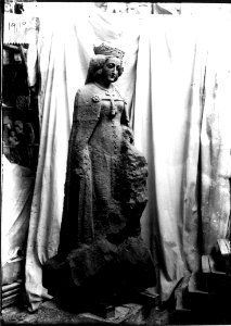 Photograph of a statue of a countess of Holland Cuypershuis 0686 (062)