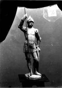 Photograph of a statue of a knight Cuypershuis 0689a (15)