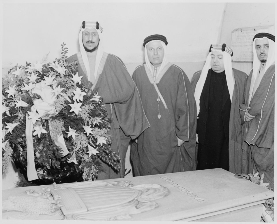 Photograph of Crown Prince Amir Saud of Saudi Arabia, and three other Saudi Arabian dignitaries, laying a wreath at... - NARA - 199530