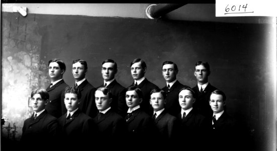 Phi Delta Theta group portrait 1904 (3200477416) photo
