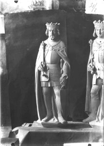 Photograph of a statue of John II, Count of Holland Cuypershuis 0689b (02)