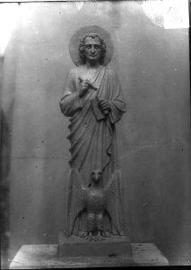 Photograph of a statue of Saint John the Evangelist Cuypershuis 0688a (043)