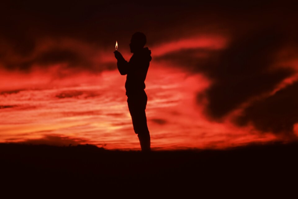 Light silhouette travel