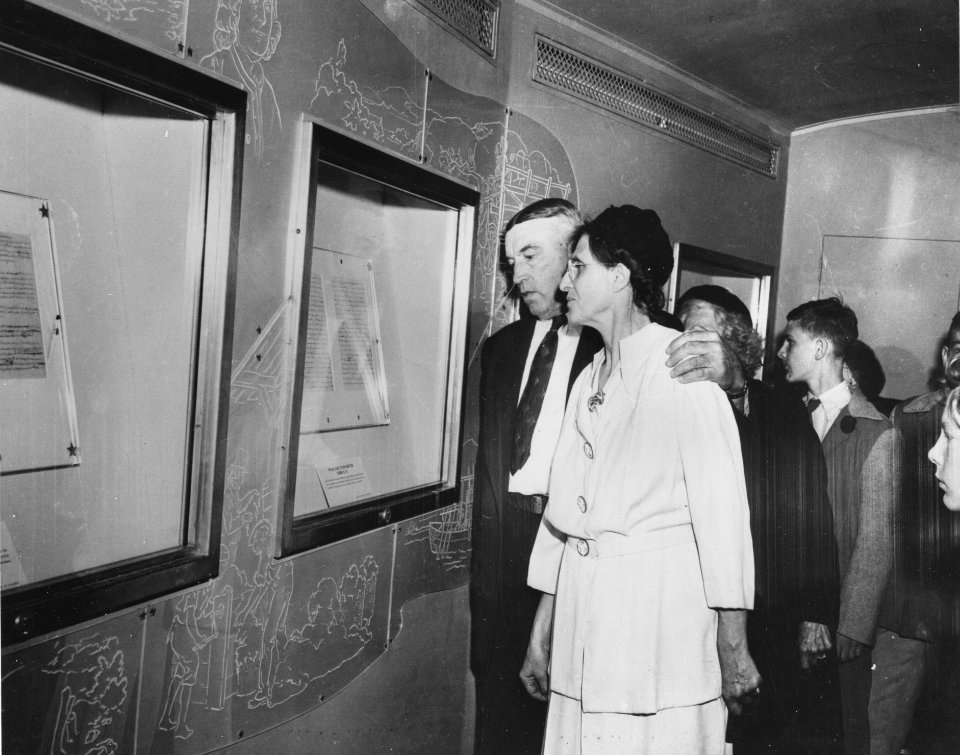 Photograph of Freedom Train Exhibit (19058366056)