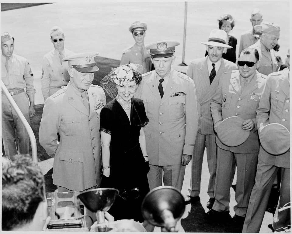 Photograph of General Dwight D. Eisenhower and Mrs. Eisenhower, with the General George C. Marshall and others, at... - NARA - 199107