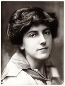 Photograph of Henriëtte Bosmans by Jacob Merkelbach (1917)