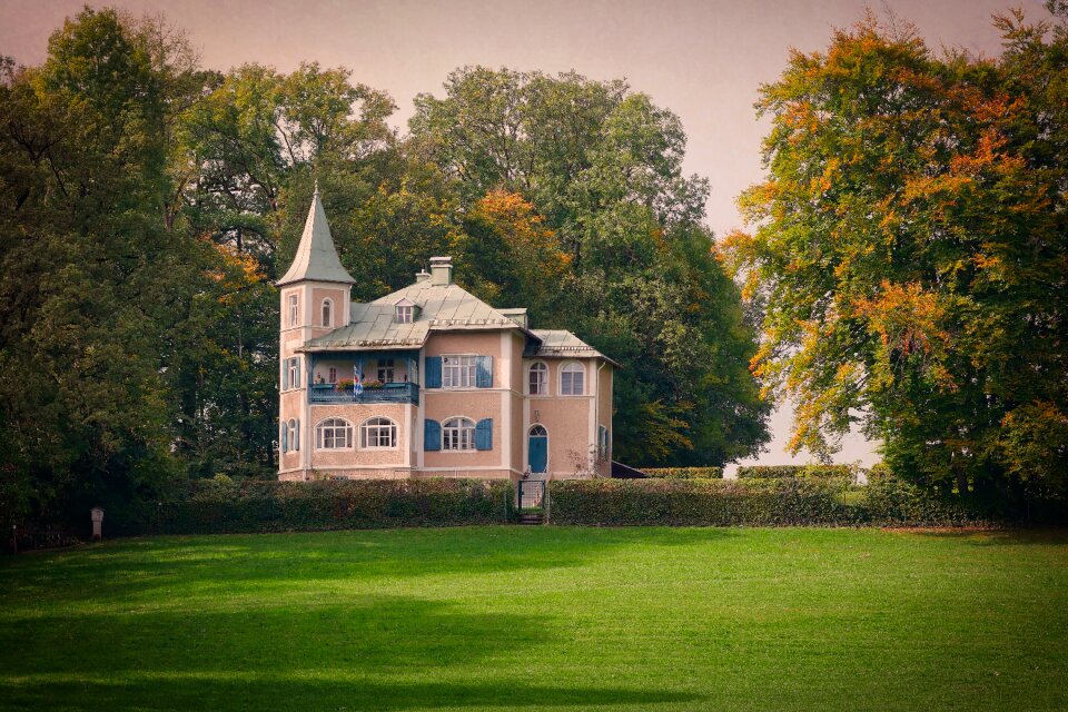 House grass castle