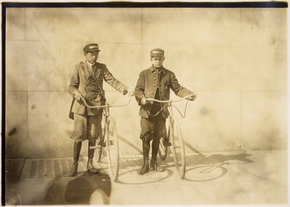Photograph of Earle Griffith and Eddie Tahoory, working for the Dime Messenger Service in Washington D.C. - NARA - 306619