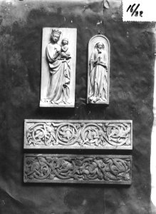 Photograph of four plaques Cuypershuis 0688d (21)