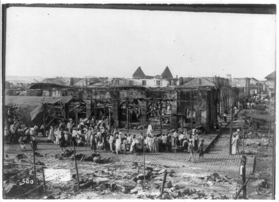 Philippines, Manila, 1899- market scene outside ruins of old market LCCN2005691618