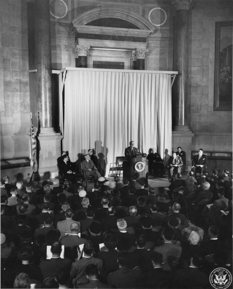Photograph of General View at the Unveiling Ceremony (35044108260)