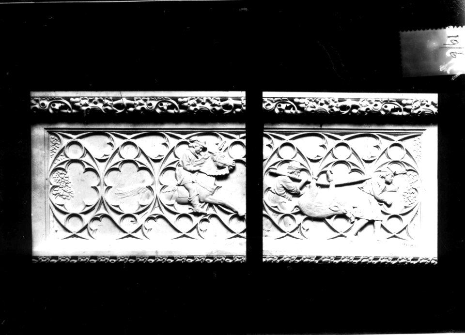 Photograph of a part of a frieze Cuypershuis 0686 (058)