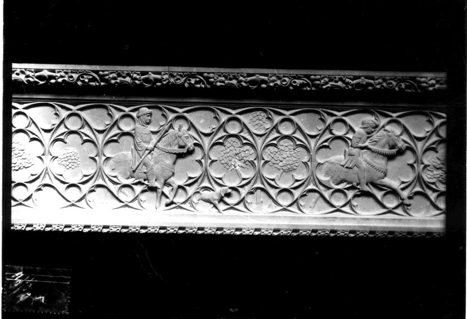 Photograph of a part of a frieze Cuypershuis 0686 (078)