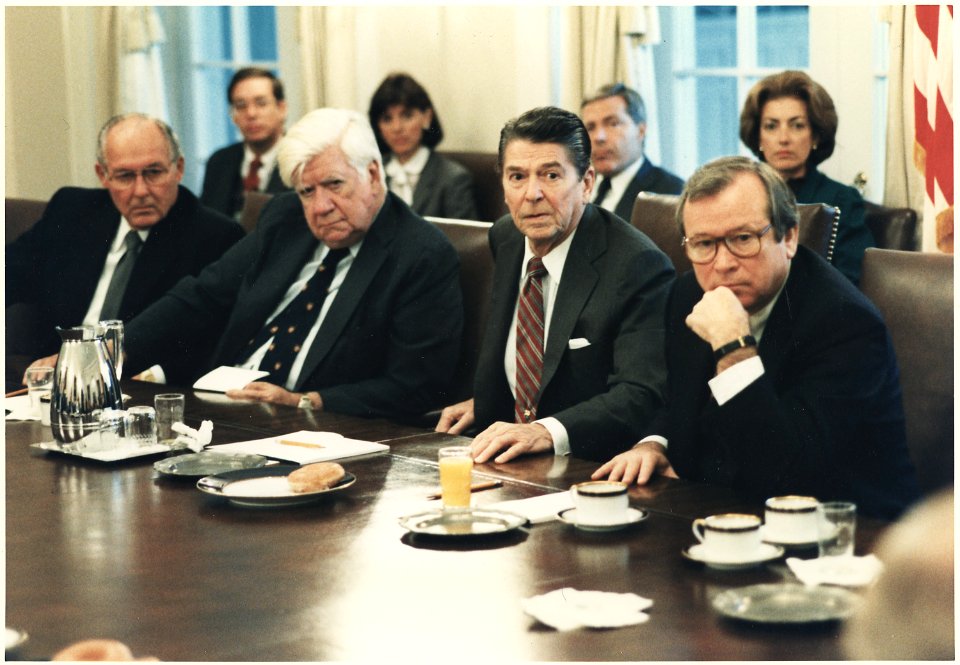 Photograph of President Reagan meeting with Congress on the invasion of Grenada in the cabinet room - NARA - 198539