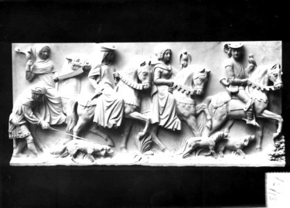 Photograph of a relief with a medieval hunting scene Cuypershuis 0688c (12)
