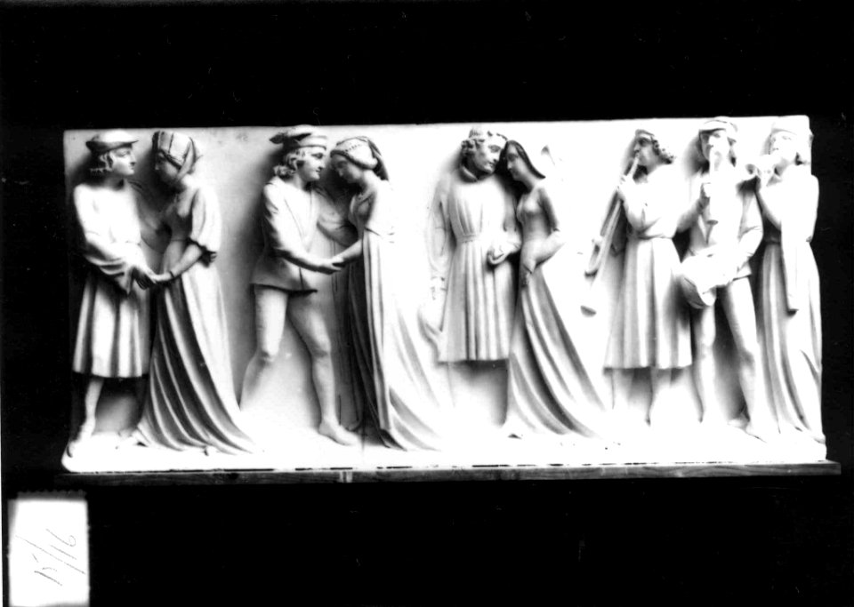 Photograph of a relief with a medieval scene with three couples dancing Cuypershuis 0688c (15)