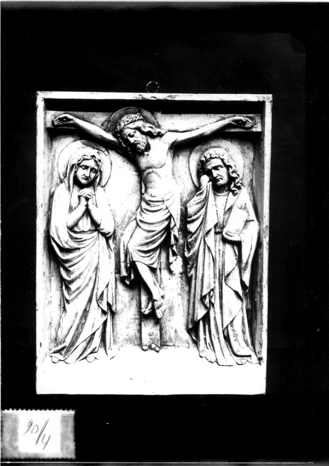 Photograph of a relief with the crucufixion Cuypershuis 0689a (04)