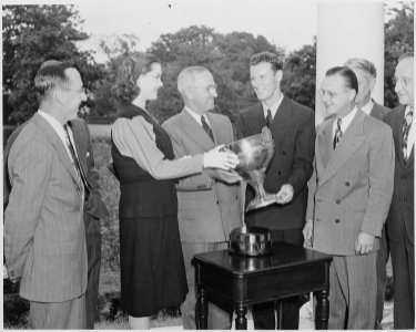 Photograph of President Truman and Drucie Snyder, Queen of the President's Cup Regatta and daughter of Treasury... - NARA - 199416
