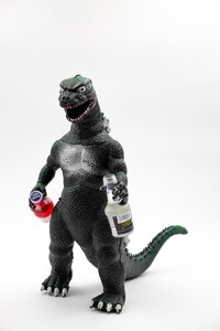 Liqueur godzilla figure