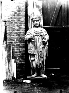 Photograph of a statue of a count of Holland Cuypershuis 0686 (005)