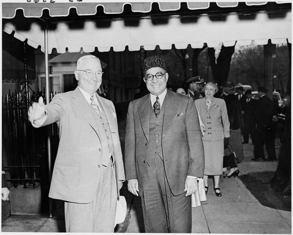 Photograph of President Truman and Prime Minister Liaquat Ali Khan of Pakistan in Washington during the Prime... - NARA - 200197