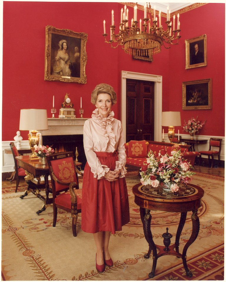 Photograph of Official Portrait of Mrs. Reagan in the Red Room - NARA - 198511