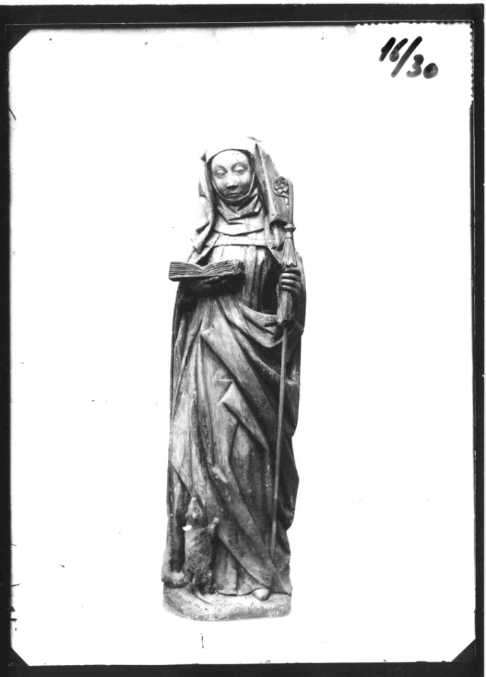 Photograph of a statue of Saint Gertrude of Nivelles Cuypershuis 0688d (27)