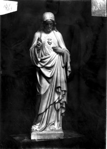 Photograph of a statue of the Sacred Heart of Jesus Christ Cuypershuis 0688b (13)