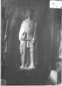 Photograph of a statue of William IV, count of Holland Cuypershuis 0689b (06)