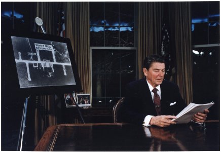 Photograph of President Reagan Addressing the Nation on National Security (SDI Speech) - NARA - 198536