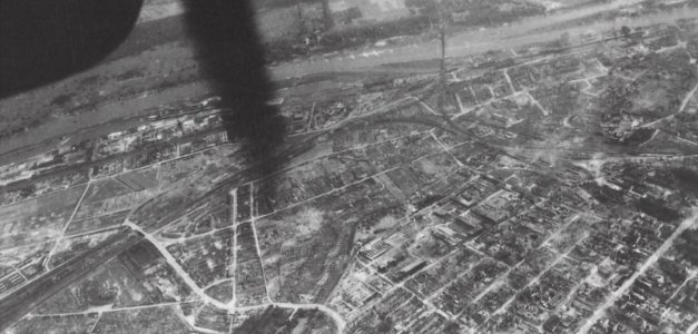 Photo - Magdeburg nach Zerstörung 1945 - Luftbild 03 US photo