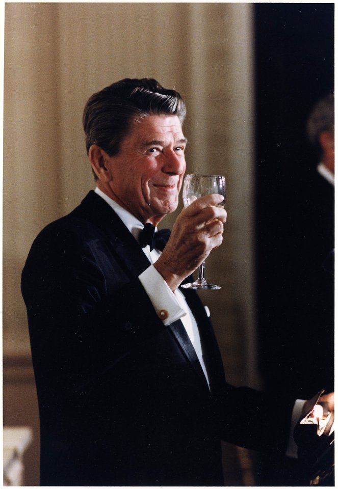 Photograph of President Reagan Toasting at a State Dinner for Australian Prime Minister Malcolm Fraser - NARA - 198516