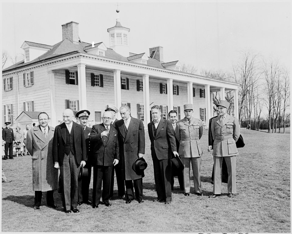 Photograph of President Vincent Auriol of France and other dignitaries outside George Washington's home at Mount Vernon. - NARA - 200286