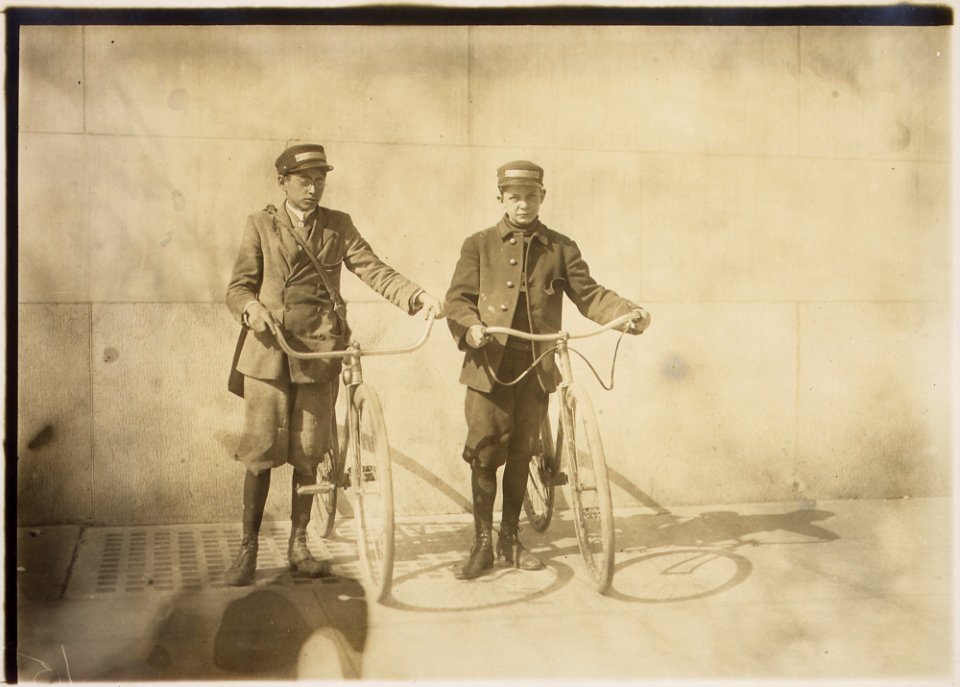 Photograph of Earle Griffith and Eddie Tahoory, working for the Dime Messenger Service in Washington D.C. - NARA - 306619